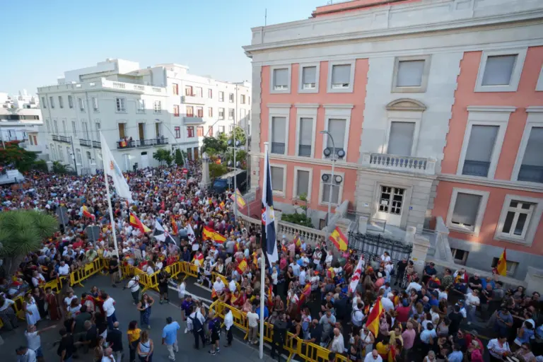 Más de 10.000 personas se concentran en Canarias en apoyo a Ceuta