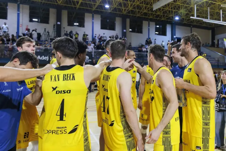 La Laguna Tenerife se enfrenta este domingo al Bilbao Basket