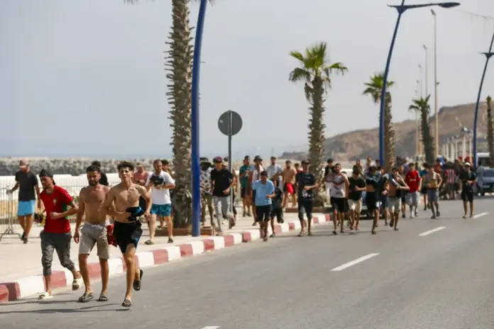 El Gobierno toma el control del Puerto de Ceuta para alojar a más de 1.000 migrantes