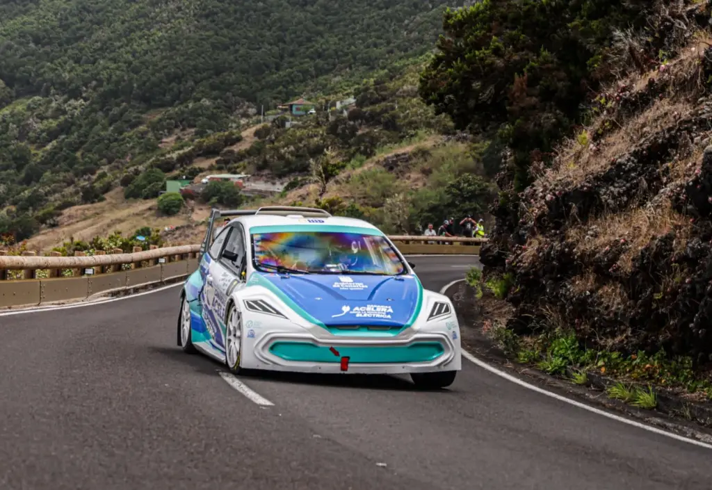 Un coche eléctrico hace historia en la Subida de La Cumbre