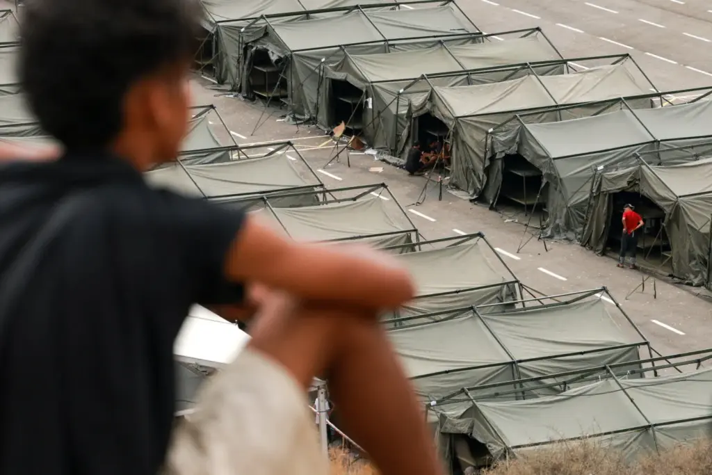 Espacio habilitado en Ceuta para acoger a migrantes. Imagen Reuters