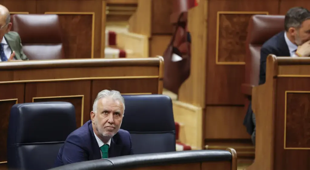MADRID, 23/09/2026.- El ministro de Política Territorial, Ángel Víctor Torres asiste a la sesión de control al Gobierno celebrada este miércoles en el Congreso. EFE/Víctor Lerena