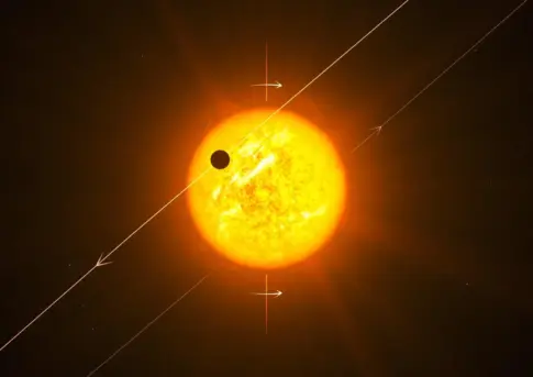 Descubren exoplaneta ‘rebelde’ que orbita en sentido contrario al de su estrella