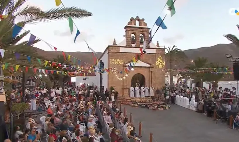 Ermita de Nuestra Señora de la Peña está situada en el pueblo de la Vega de Río Palmas durante la romería