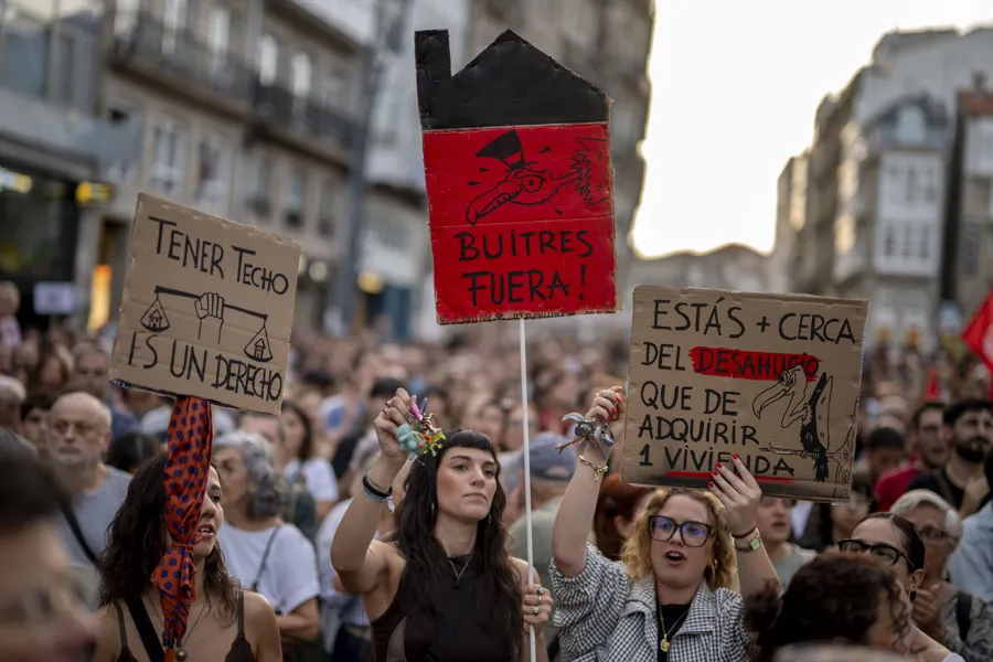 Manifestación en Vigo por el derecho de la vivienda. EFE