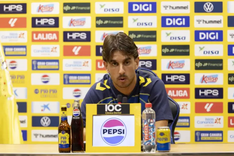 Manu Fuster cree que una de las claves ante el Cádiz es anular su juego exterior