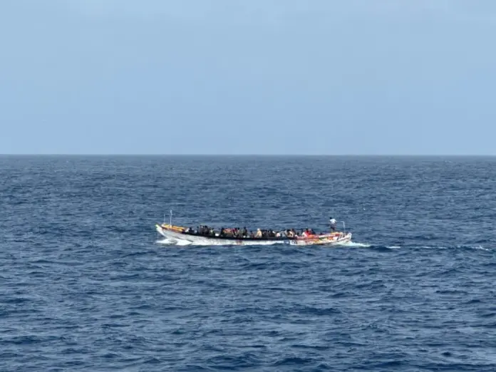 Ambas rutas comparten una misma similitud y es que cada vez son más peligrosas, tanto hacia Canarias como Baleares