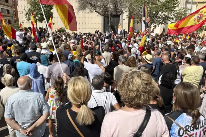 Movilizaciones en Ceuta por la situación de presión migratoria que está vivienda la ciudad autónoma. Imagen EFE