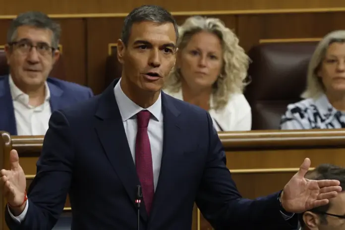 El presidente del Gobierno, Pedro Sánchez, interviene durante la primera sesión de control del Congreso del curso político, este miércoles. EFE/ J.J. Guillén