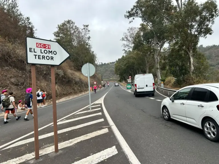 La devoción y la tradición vuelven a llenar de peregrinos los caminos hacia Teror