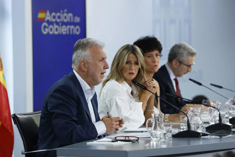 Rueda de prensa posterior a la reunión del Consejo de Ministros que ha aprobado el 'Decreto Canarias'. Imagen EFE