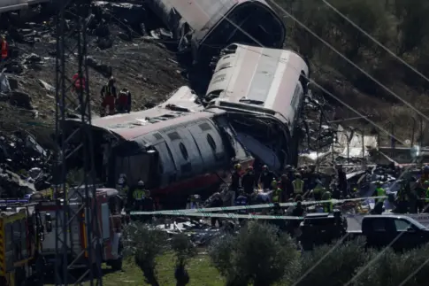 Galería de imágenes y vídeos del accidente mortal de los trenes en Toledo