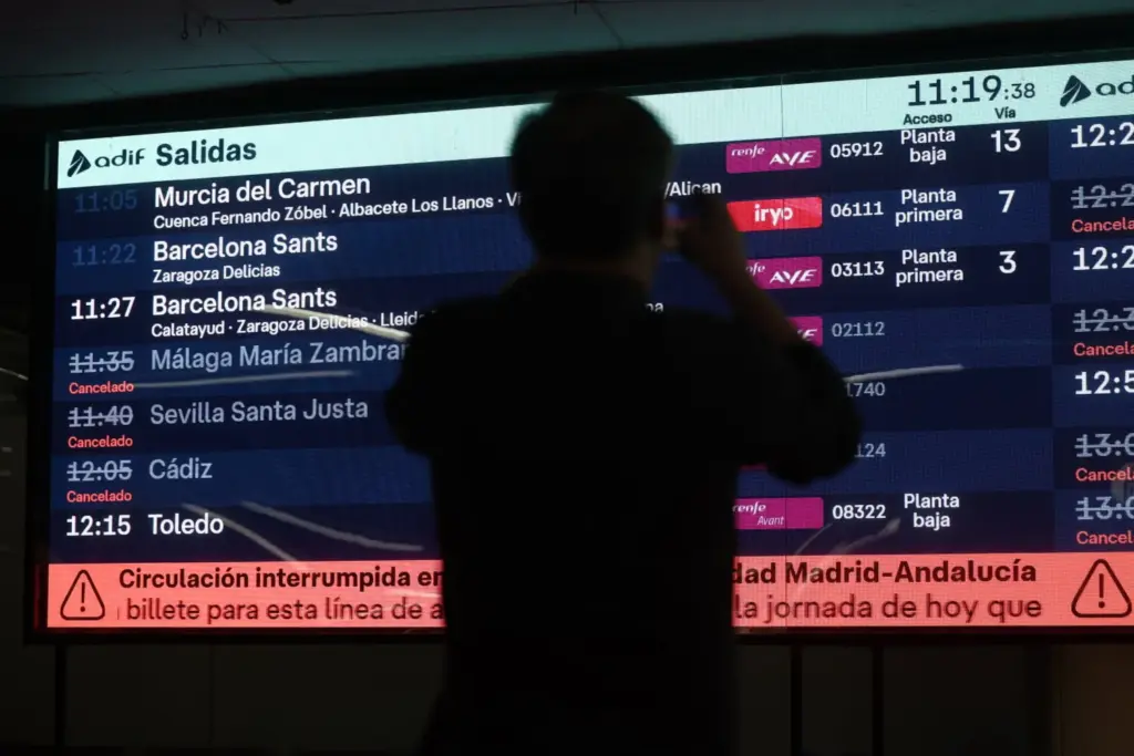 Circulación de trenes suspendida en Atocha. EP