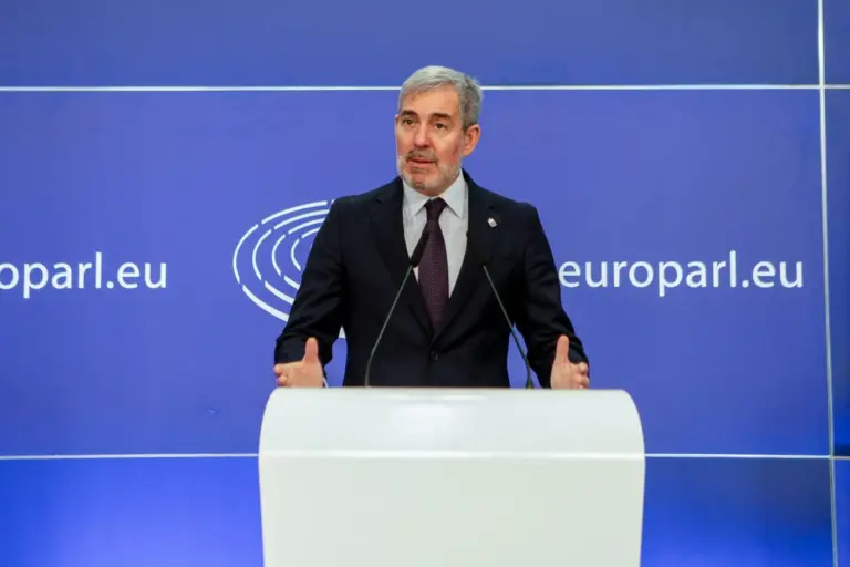 Clavijo pide a Sánchez que defienda más a Canarias en negociación presupuestaria de la UE