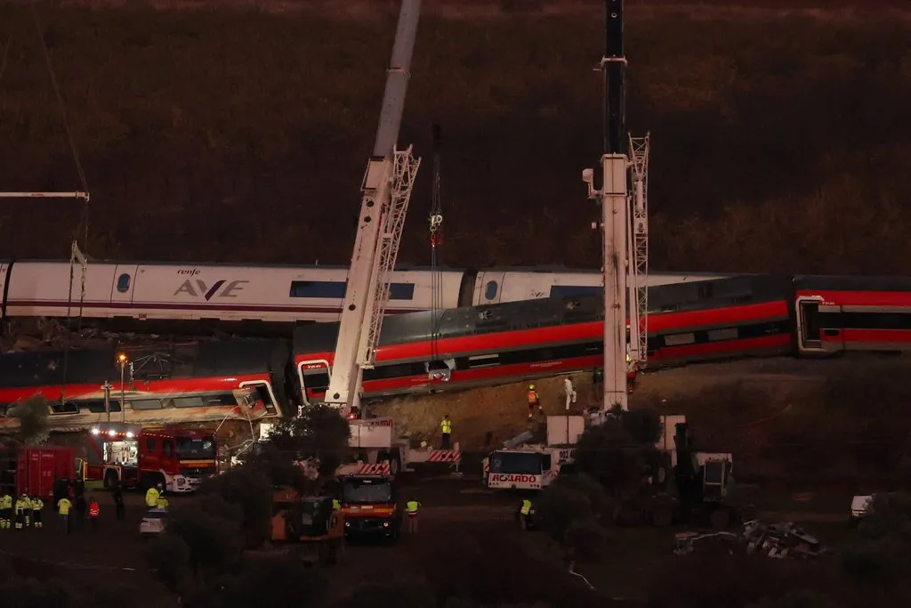 Colisión de dos trenes de alta velocidad entre las localidades de Mora y Orgaz