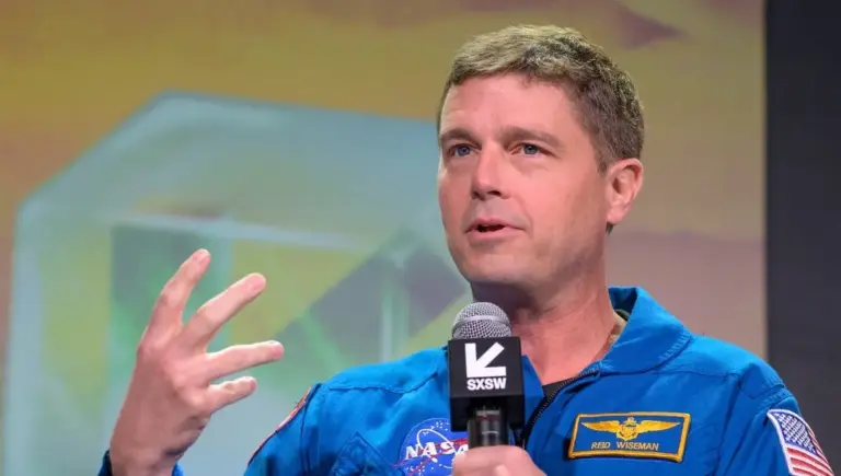 El comandante de Artemis II comparte su experiencia espacial en La Palma