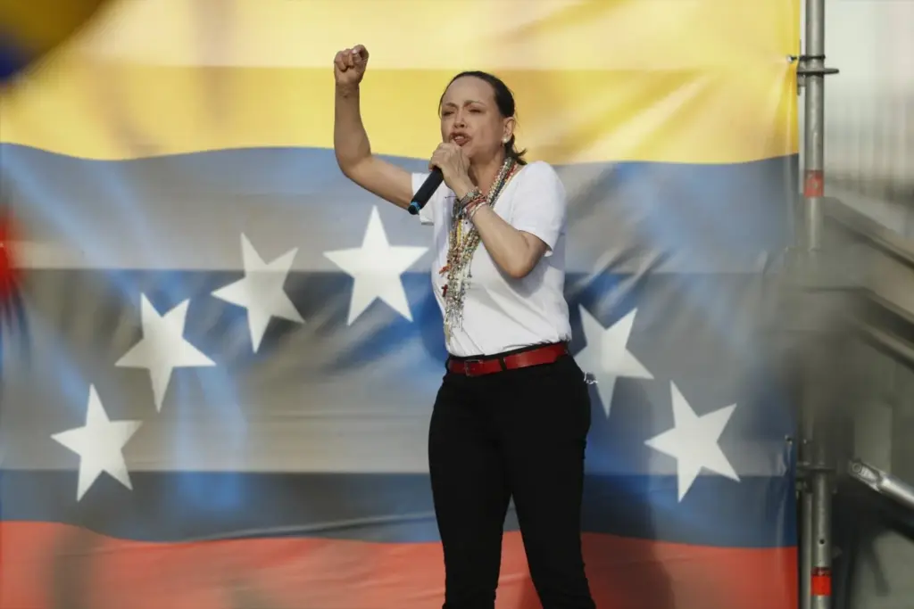 Archivo - La líder opositora venezolana, María Corina Machado, pronuncia un discurso en la Puerta del Sol, en Madrid.- Hugo Ortuno / Zuma Press / Europa Press - Archivo