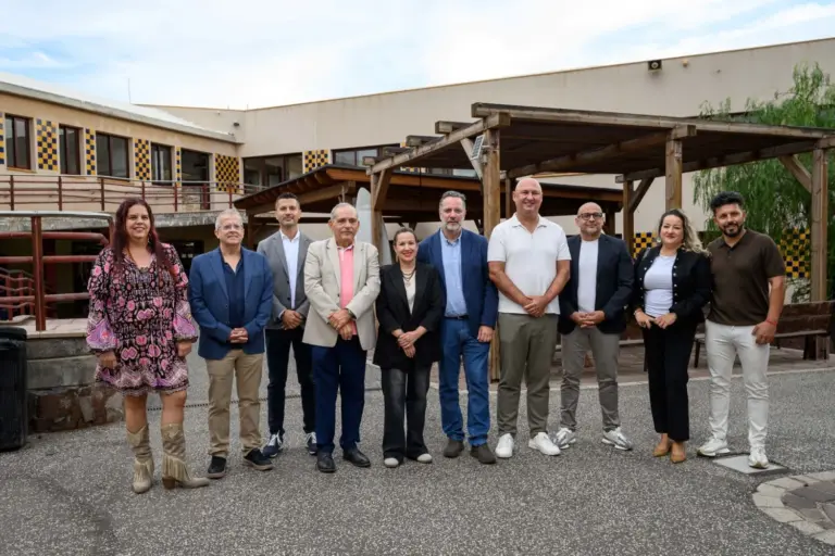 Tenerife refuerza la protección frente al calor en 51 centros educativos