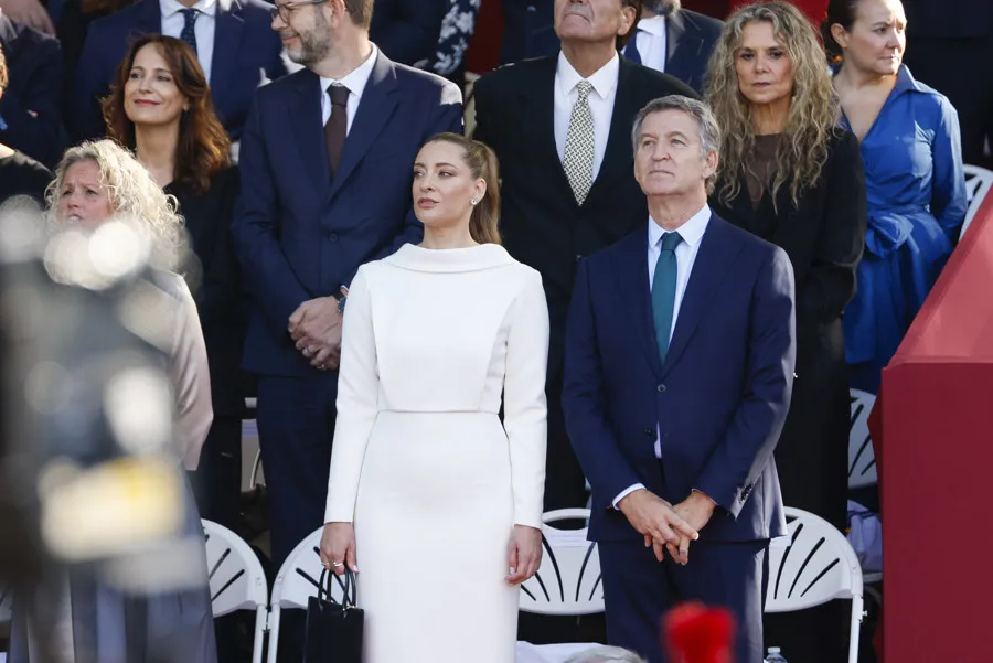 Feijóo durante fiesta 12 octubre 2026