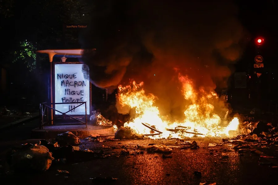 Francia decreta toques de queda nocturnos en cuatro ciudades del norte del país