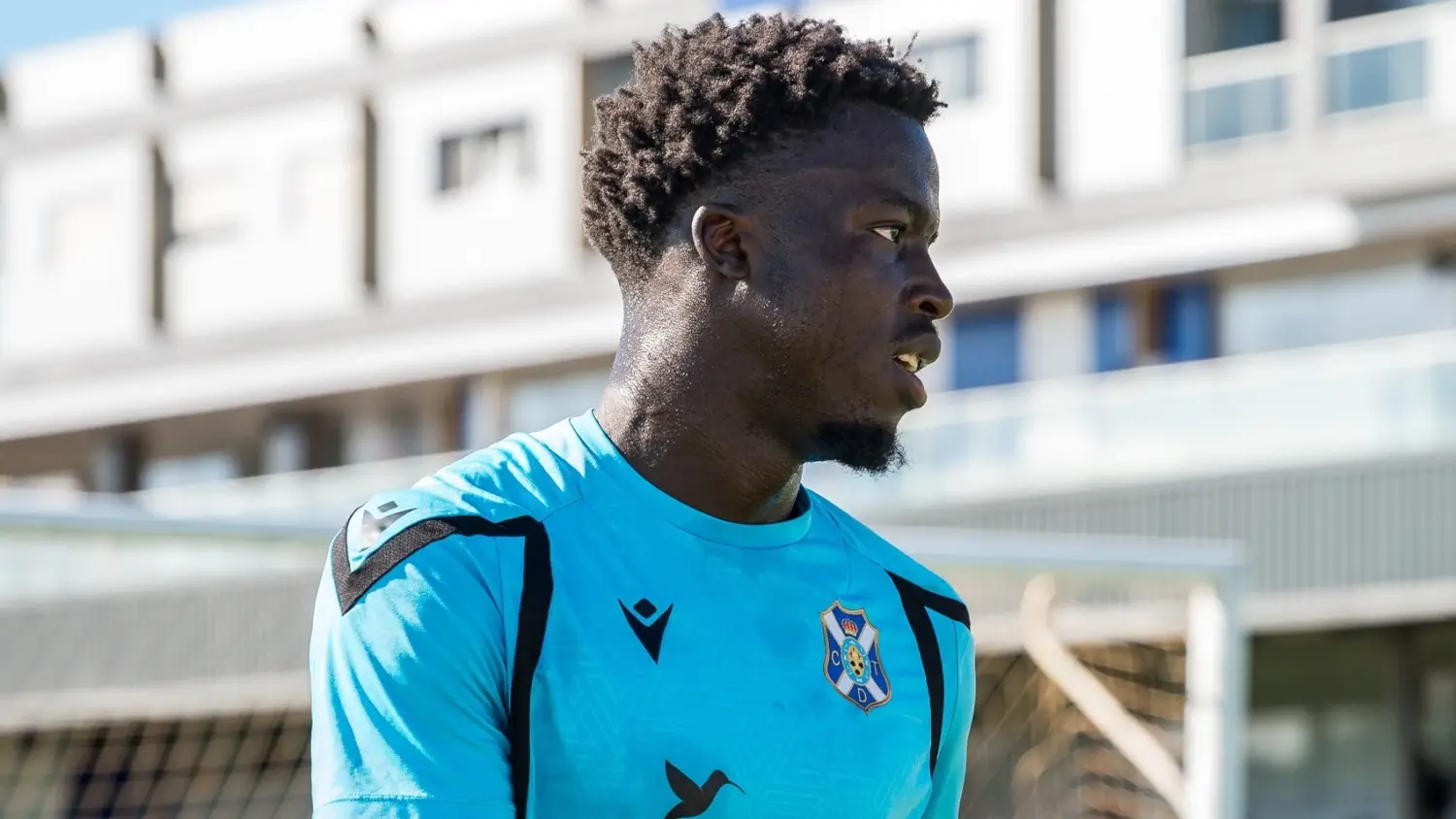 Christian Gomis, delantero del CD Tenerife, destaca su adaptación al equipo y su compromiso