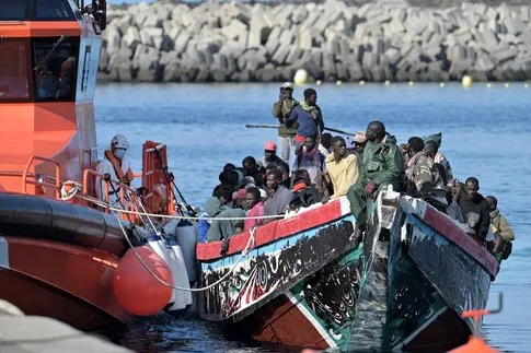 La llegada de migrantes cae un 45 % en Canarias