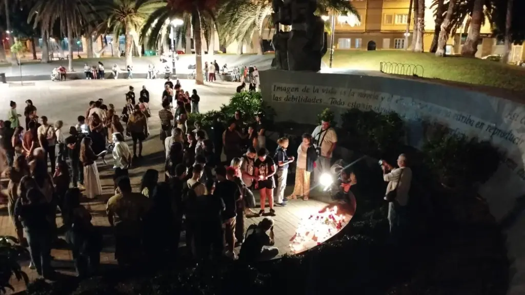 Manifestación nocturna y vigilia en Las Palmas de Gran Canaria por la muerte de Maricarmen