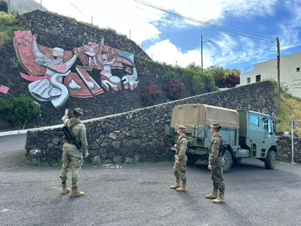 Personal del Grupo Táctico Canarias se despliega en la isla de El Hierro