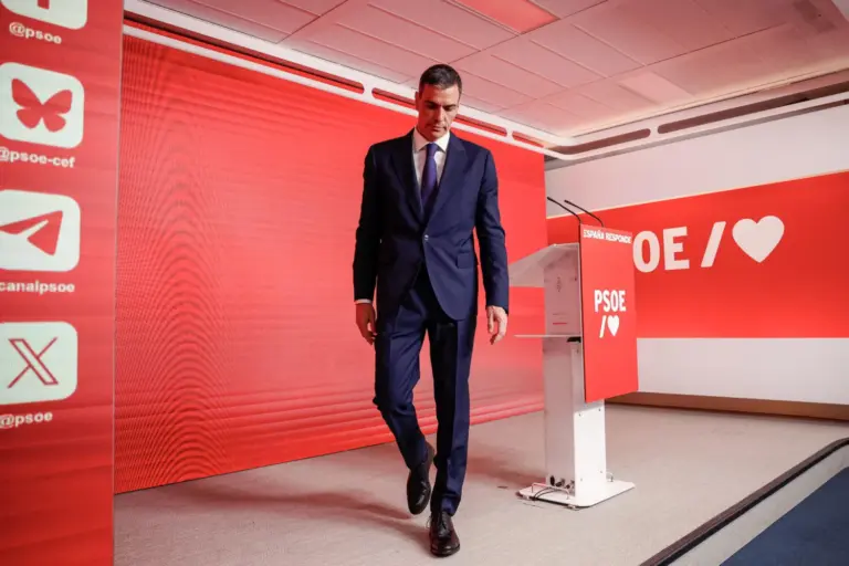 El Comité Federal del PSOE proclama a Sánchez candidato por unanimidad y ratifica listas