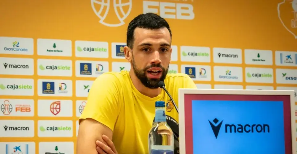 Pierre Pelos del Cajasiete Gran Canaria reconoce dificultades mentales tras el descenso a Primera FEB