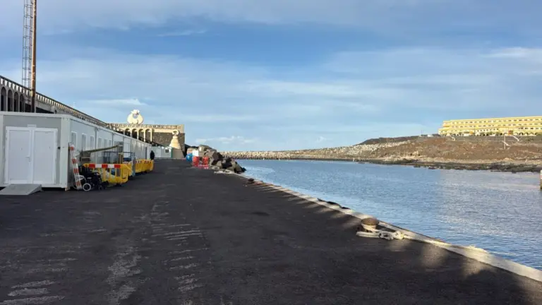 Un hombre y un bebé llegan muertos a El Hierro tras una travesía de ocho días desde Gambia