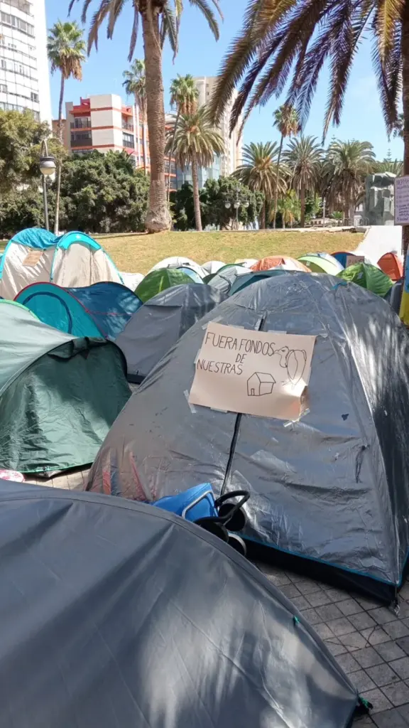 Tercer día de acampada en la Plaza de la Feria