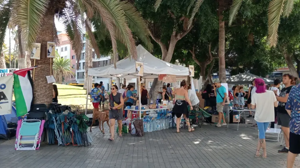 Tercer día de acampada en la Plaza de la Feria