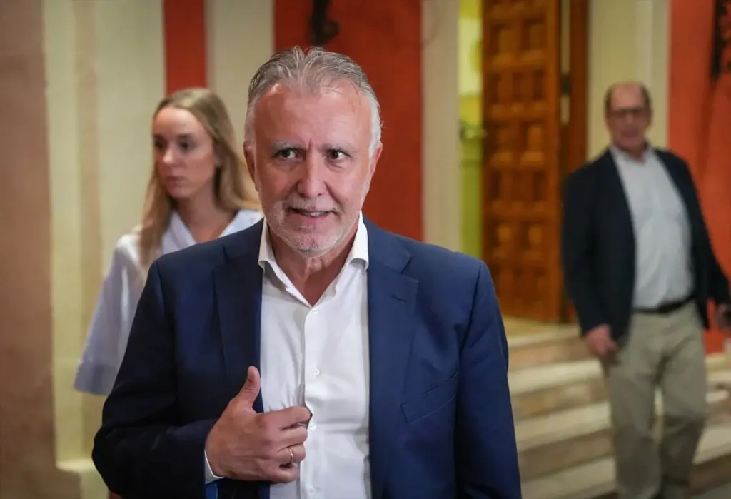 Torres alerta de una pérdida de derechos y recursos para Canarias si gobiernan PP y Vox
