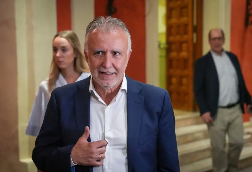 Torres alerta de una pérdida de derechos y recursos para Canarias si gobiernan PP y Vox