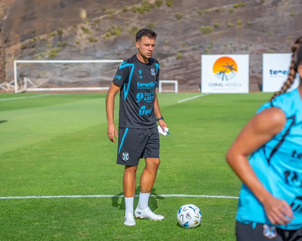 Yerai Martínm durante un entrenamiento. Costa Adeje Tenerife