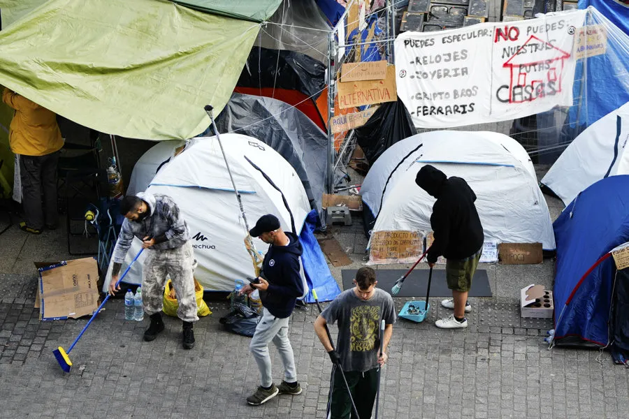 La acampada de la Puerta del Sol ha arrancado una semana más de protestas. Imagen EFE