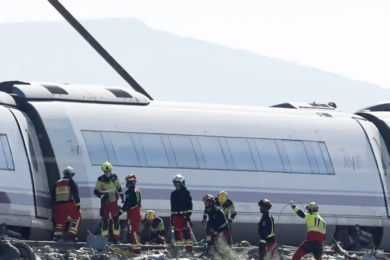 Qué se sabe, hasta el momento, de los motivos del accidente de los trenes de Toledo