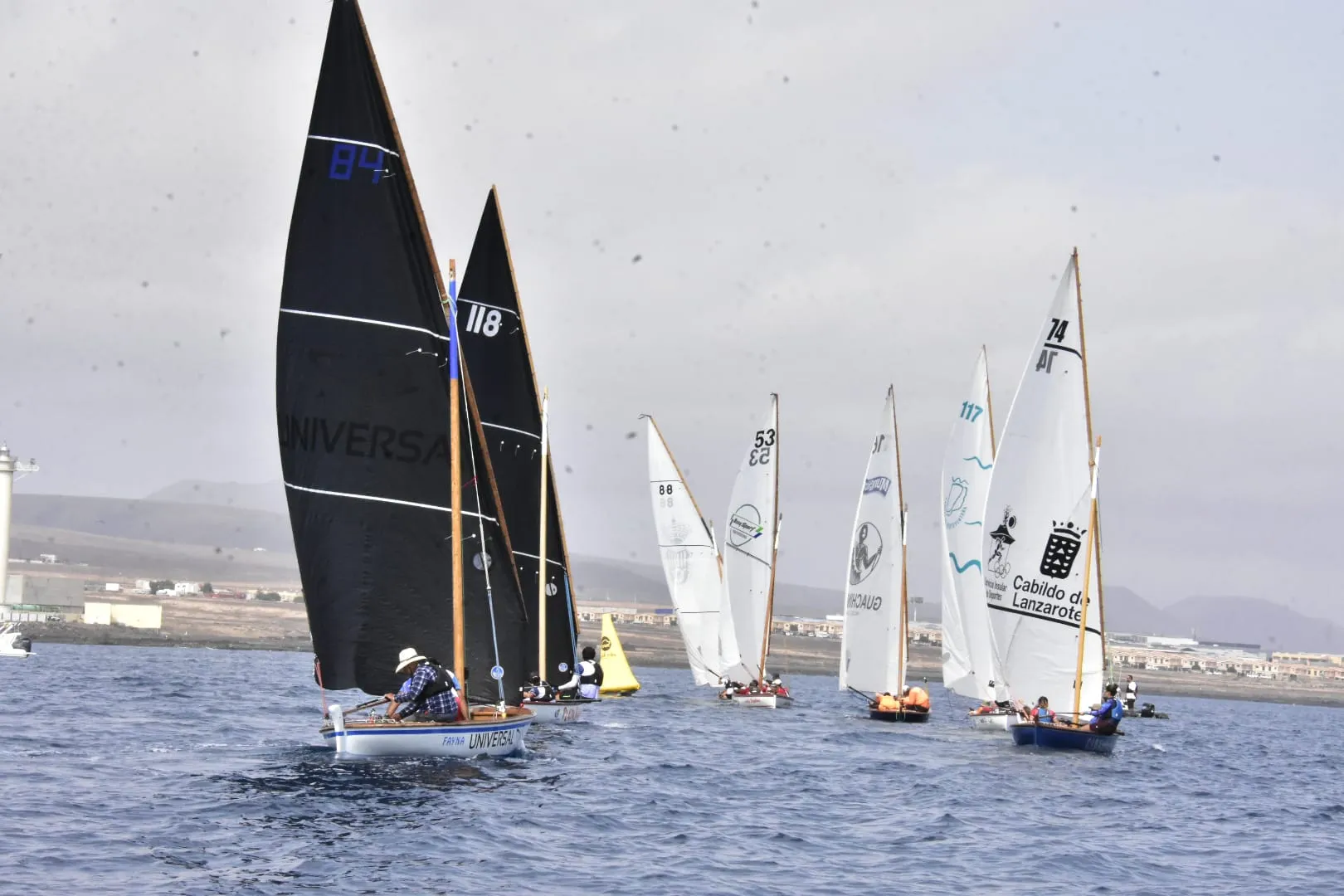 Fuerteventura acoge las últimas regatas del Campeonato de Canarias de Barquillos de Vela Latina