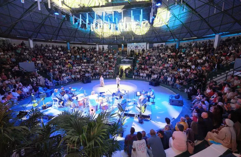 AM-CC celebra su 50 aniversario congregando a más de 3.000 personas en el Terrero de Lucha de Tetir
