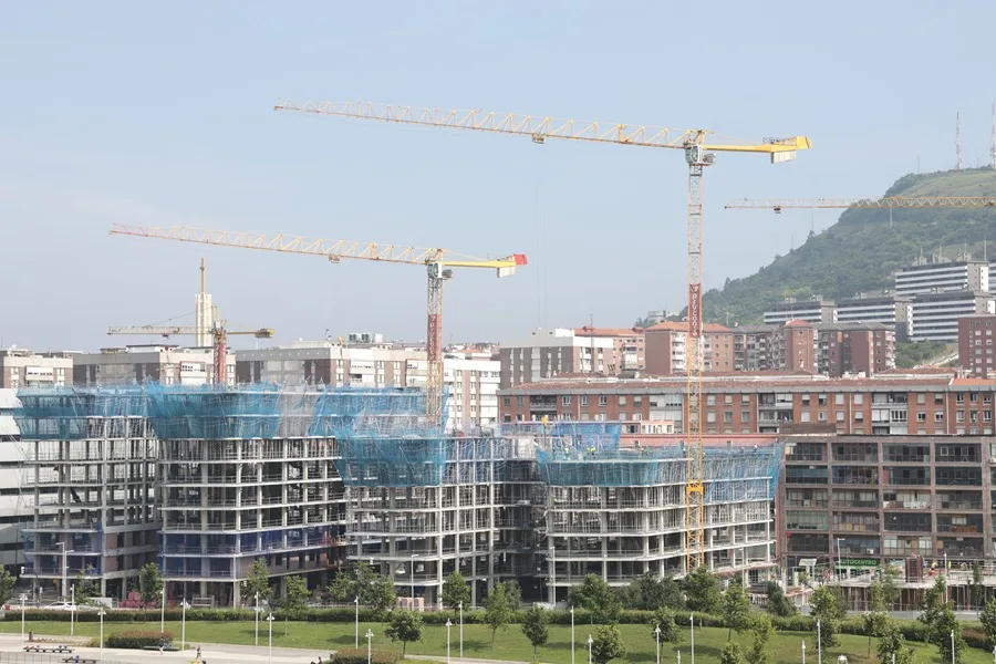 El 91 % reclama más vivienda pública y el 76 % pide intervención estatal, según el CIS