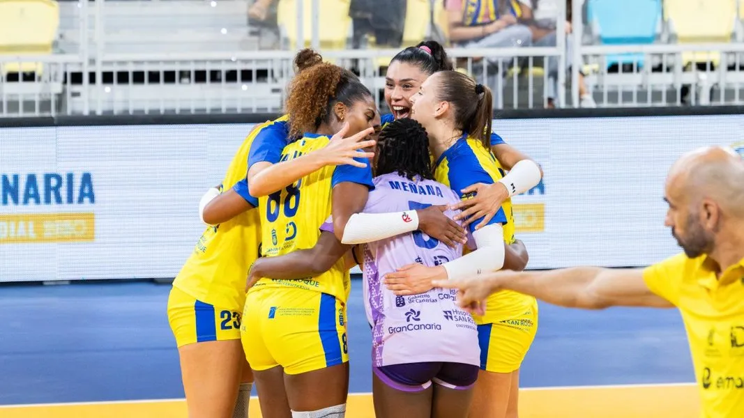 Jugadoras del CV Emalsa Gran Canaria. Imagen CV Olímpico