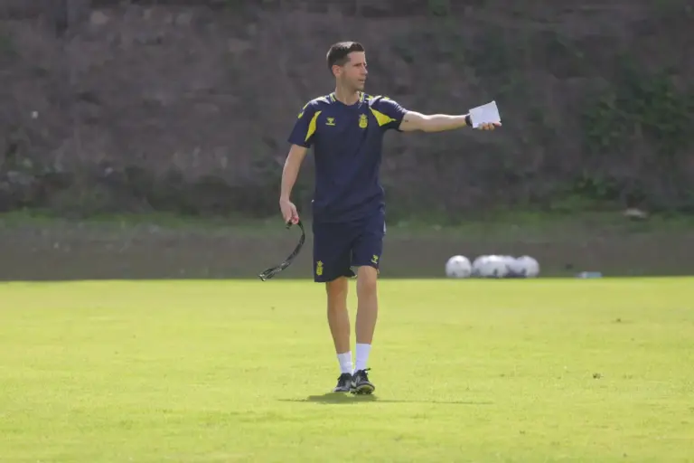 Albert Sánchez confía en «recuperar la mejor versión» de futbolistas veteranos