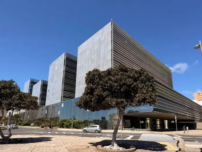 Fiscalía pide dos años y tres meses de cárcel para una mujer por entrar en casa de su expareja