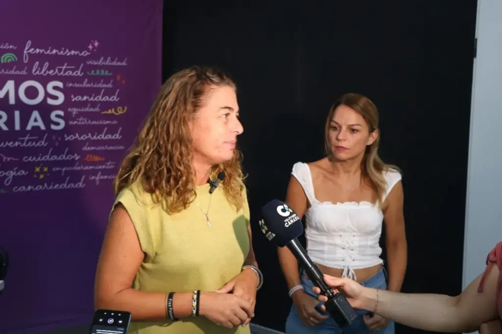 Gemma Martínez Soliño y Noemí Santana, de Podemos Canarias. Podemos Canarias / Europa Press