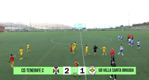 2-1 | El Tenerife C se impone al Villa de Santa Brígida en un intenso encuentro marcado por el doblete de David Páez