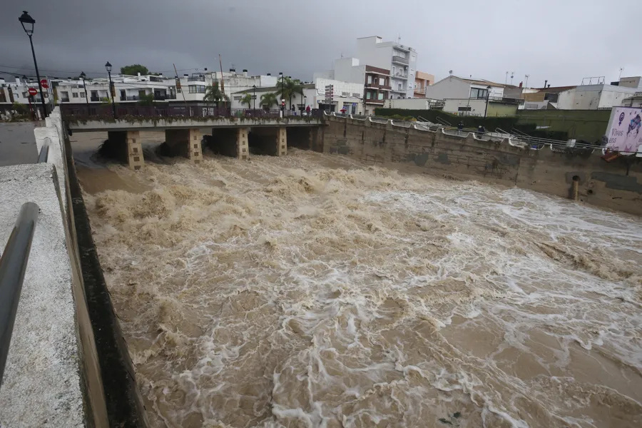 Vista de las inundaciones a consecuencia del paso de la dana Adam en la localidad alicantina de Els Poblets. Imagen EFE