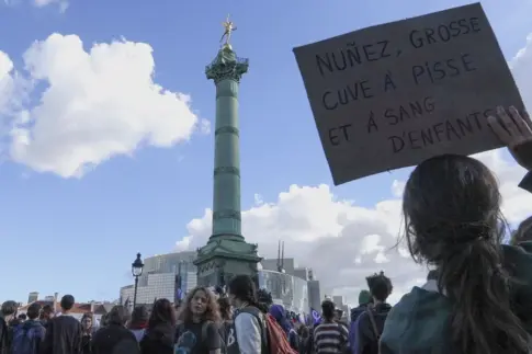 Macron admite que se subestimó la violencia de las protestas en Francia