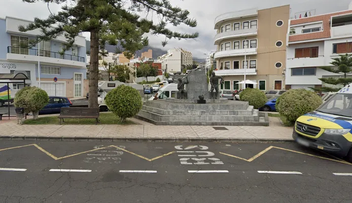 El atropello se produjo en el entorno del monumento a Los Calabaceros / Google Maps