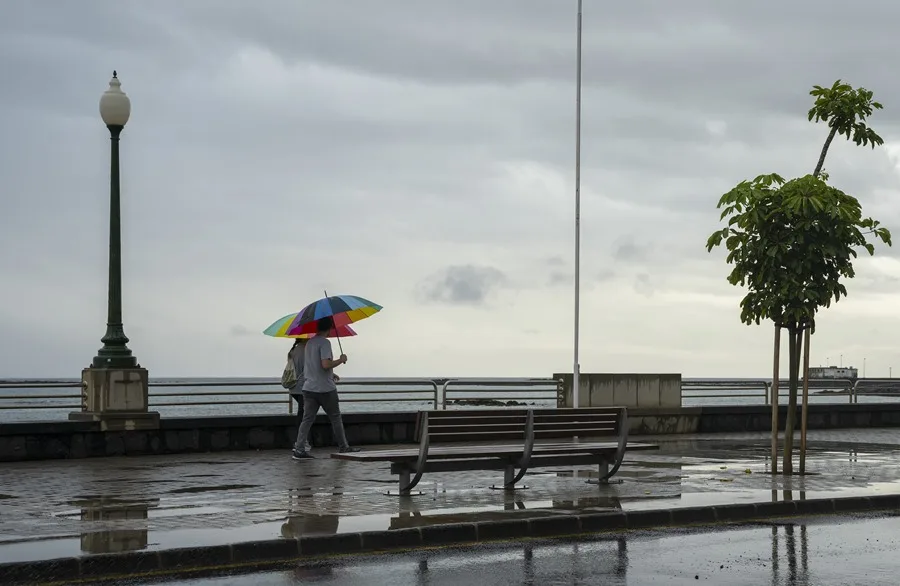 Canarias afronta otro domingo de lluvias en el puente del Pilar